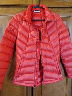 SPYDER Women’s Small Lightweight Puffer Coat Chevron Hibiscus Pink Duck Down